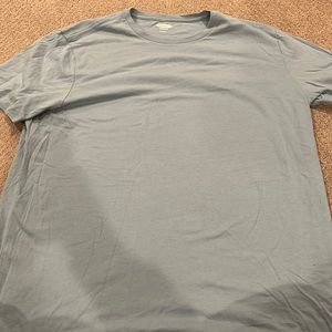 Old Navy T-Shirt